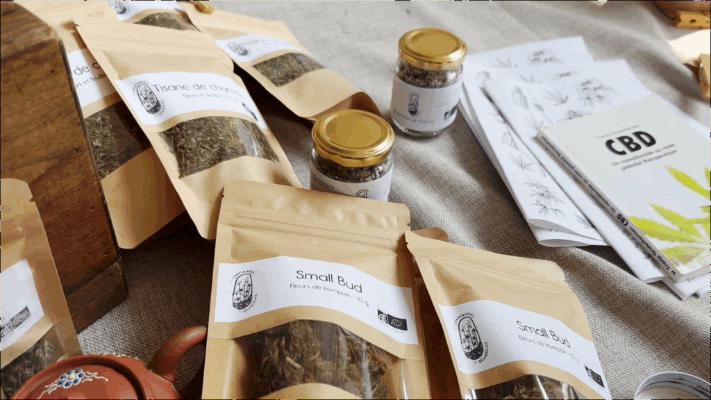 Alterner graine et fleur de chanvre, le modèle de Laure avec ici ses produits à base de fleurs de chanvre